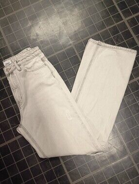 Straight-Leg High-Rise Jeans in Cream — Women's